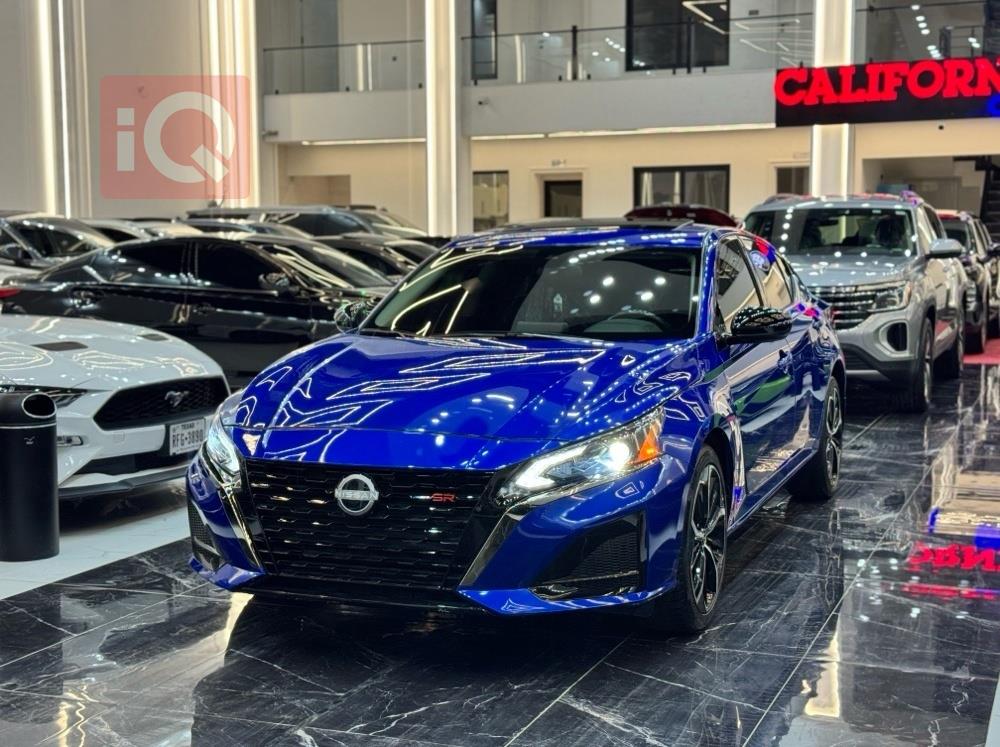 نيسان ألتيما